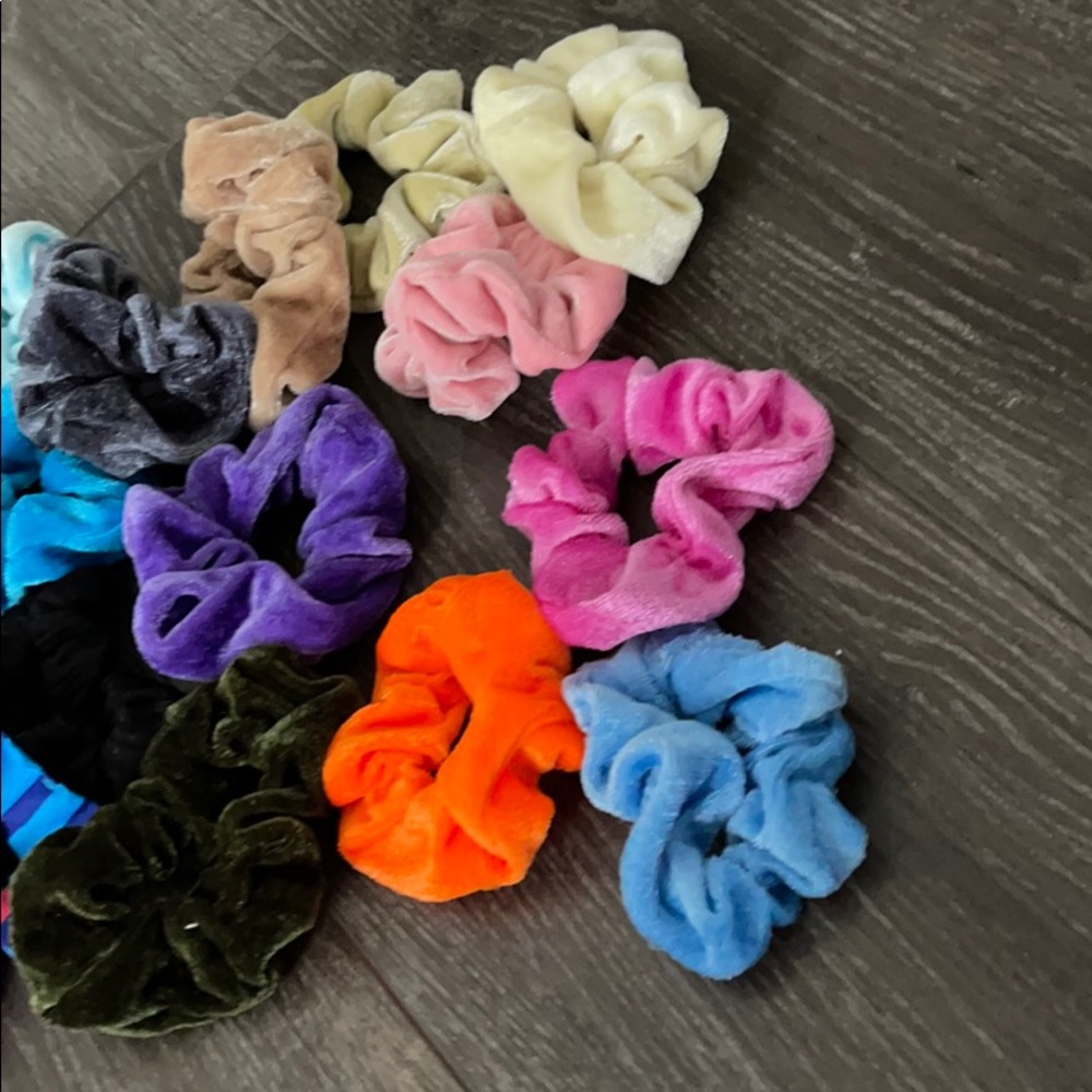 Scrunchie bundle! - Picture 3 of 4